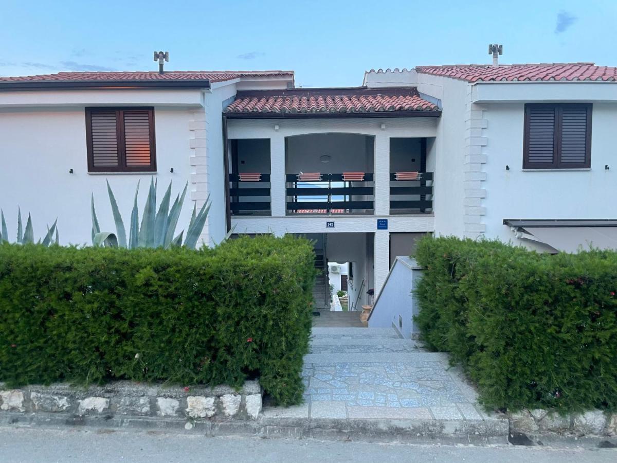 Residence4A-Appartamento Bianco Ravni Bagian luar foto