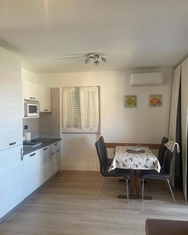 Residence4A-Appartamento Bianco Ravni Bagian luar foto